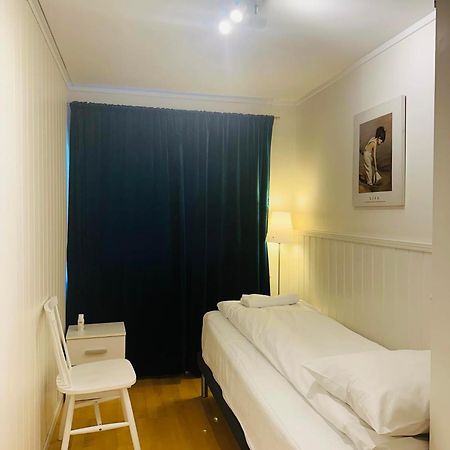Arctic Inn, Cozy Single Bed Private Room In A Shared Apartment With Stunning Tromso Views Zewnętrze zdjęcie