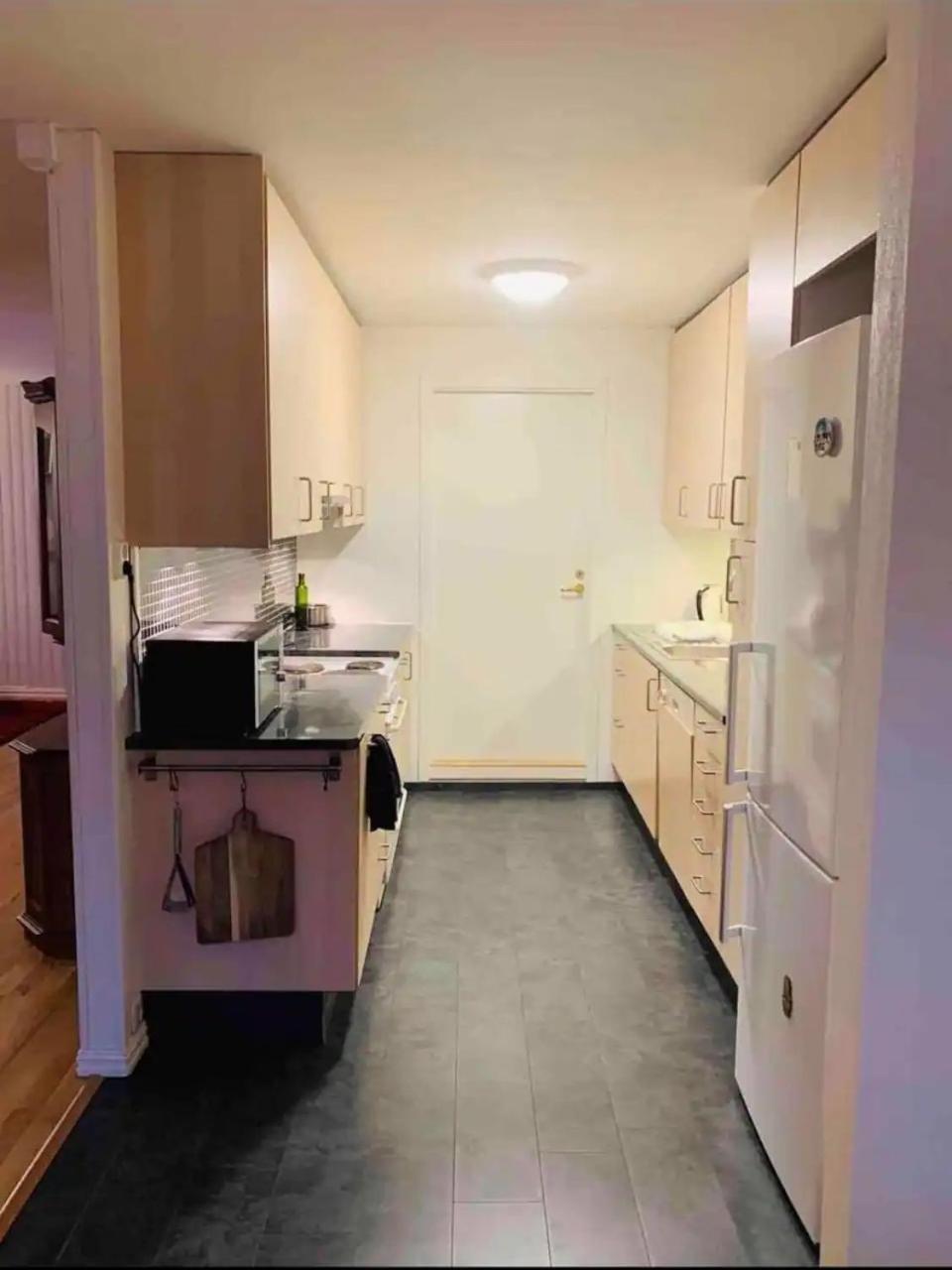 Arctic Inn, Cozy Single Bed Private Room In A Shared Apartment With Stunning Tromso Views Zewnętrze zdjęcie
