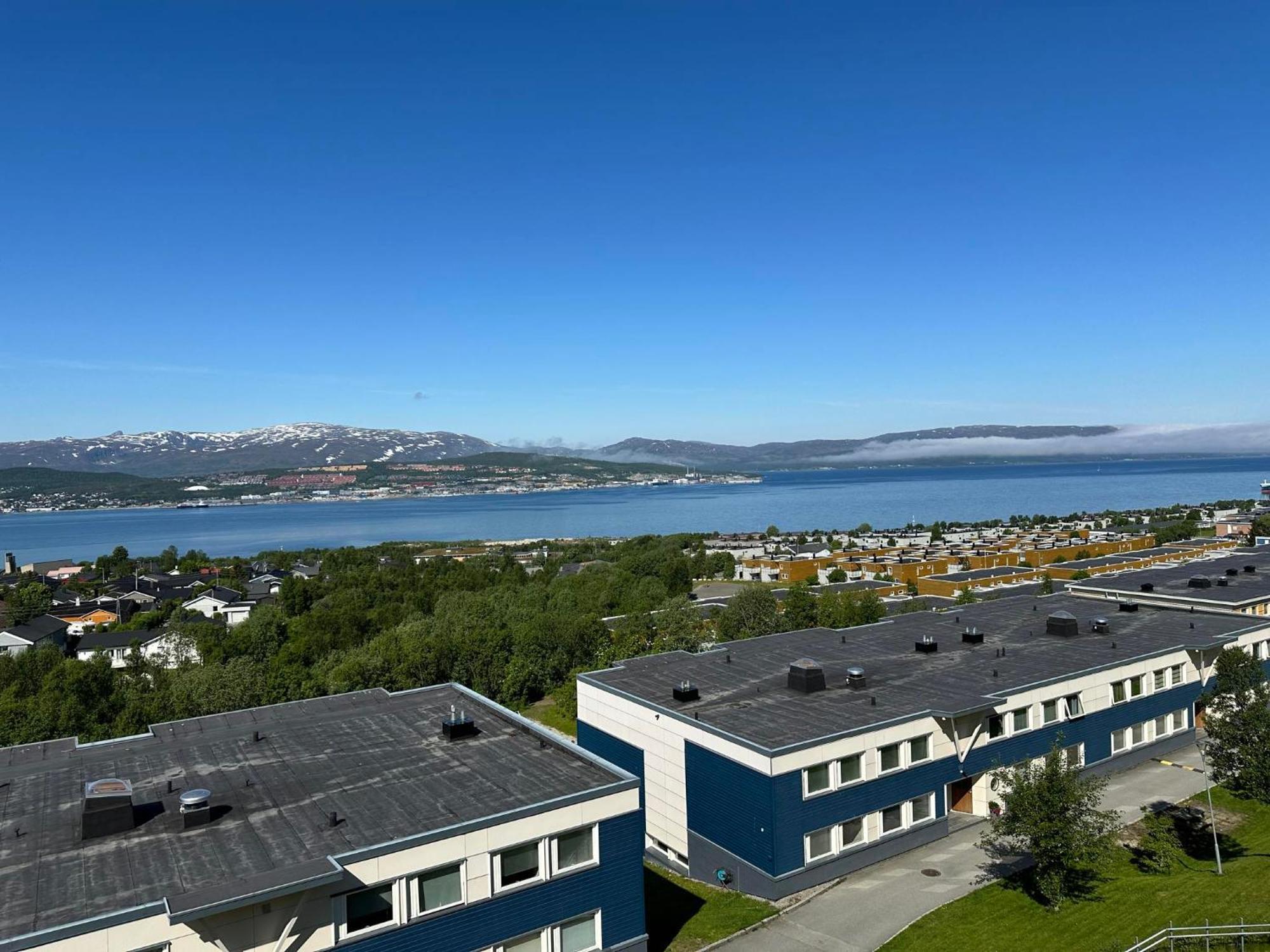 Arctic Inn, Cozy Single Bed Private Room In A Shared Apartment With Stunning Tromso Views Zewnętrze zdjęcie